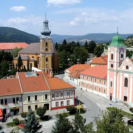招待所 Farebny Penzion Krásnohorské Podhradie