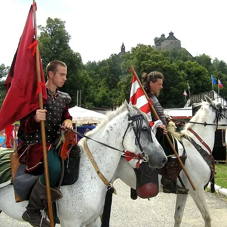 Farebny Penzion Krasnohorske Podhradie