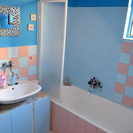 Farebny Penzion Krasnohorske Podhradie