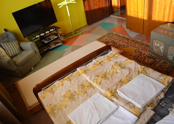 게스트하우스 Farebny Penzion Krásnohorské Podhradie