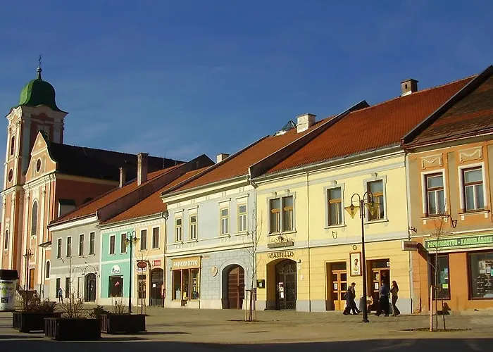 게스트하우스 Farebny Penzion Krásnohorské Podhradie