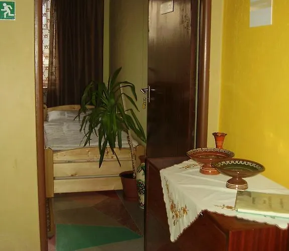 게스트하우스 Farebny Penzion Krásnohorské Podhradie